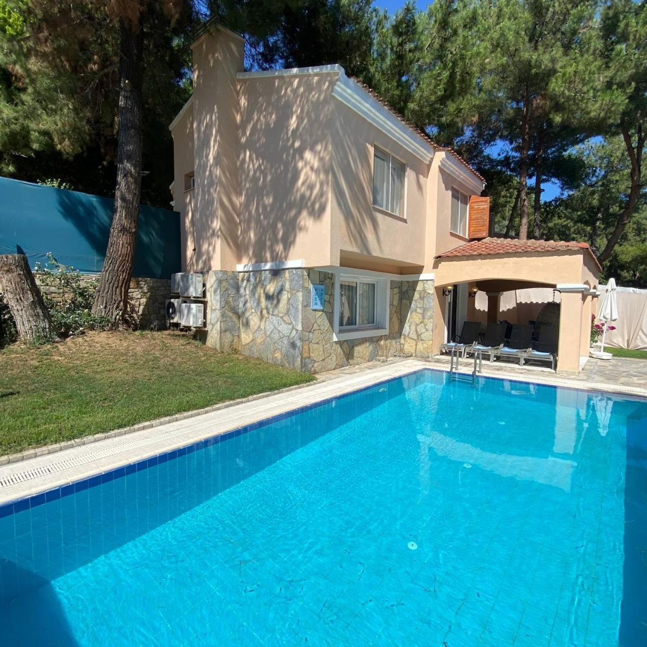 Pine Club Apart Hotel Kusadasi Exterior photo