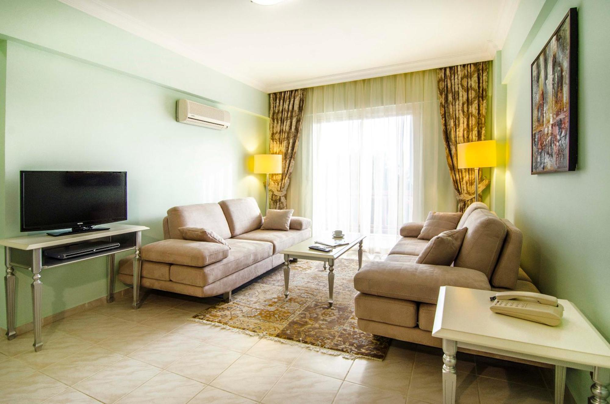 Pine Club Apart Hotel Kusadasi Exterior photo
