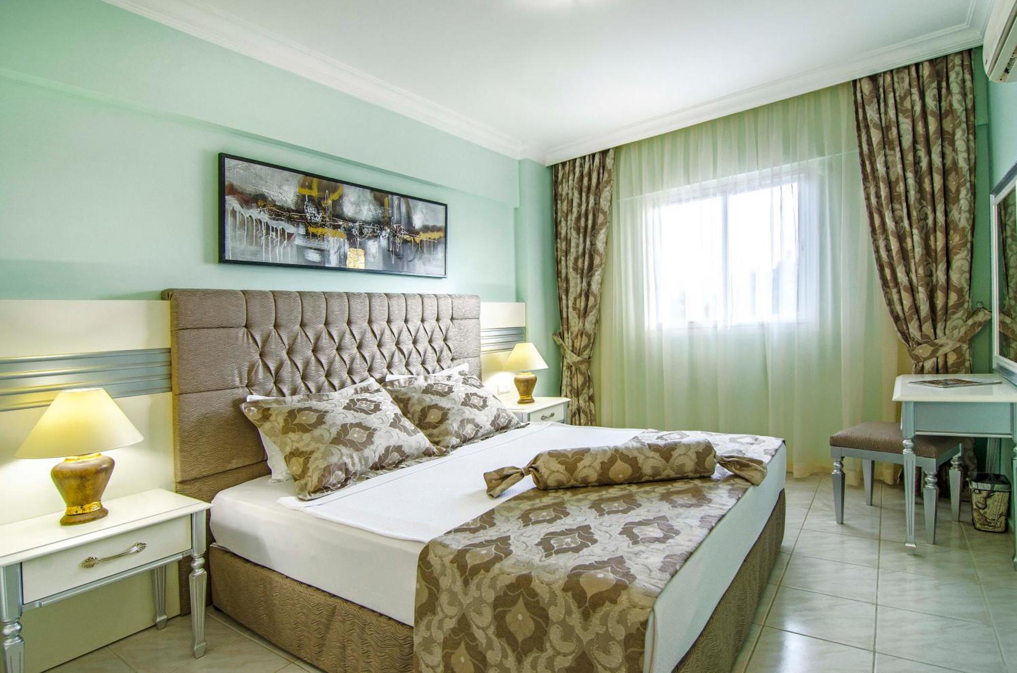 Pine Club Apart Hotel Kusadasi Exterior photo