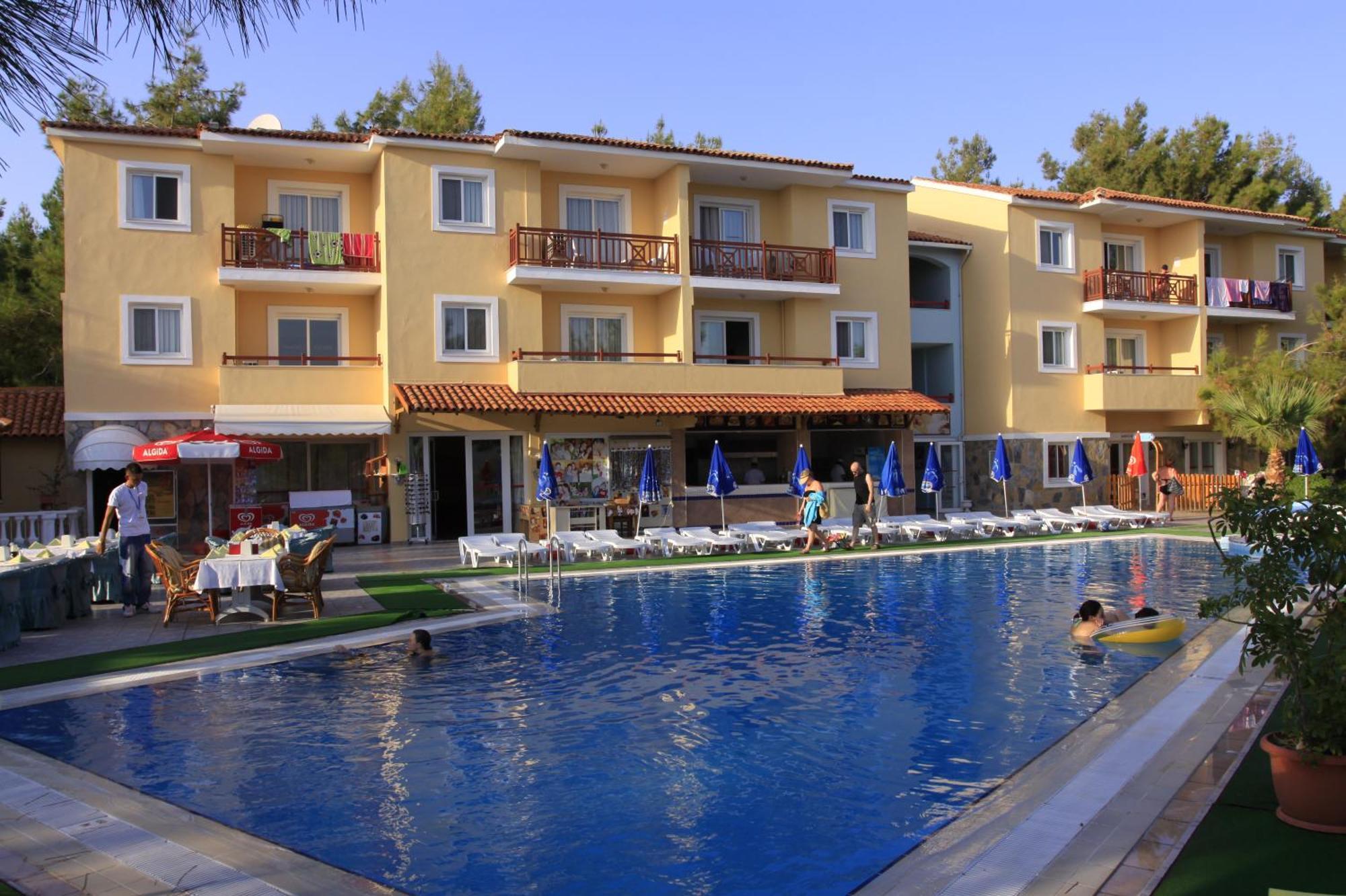 Pine Club Apart Hotel Kusadasi Exterior photo