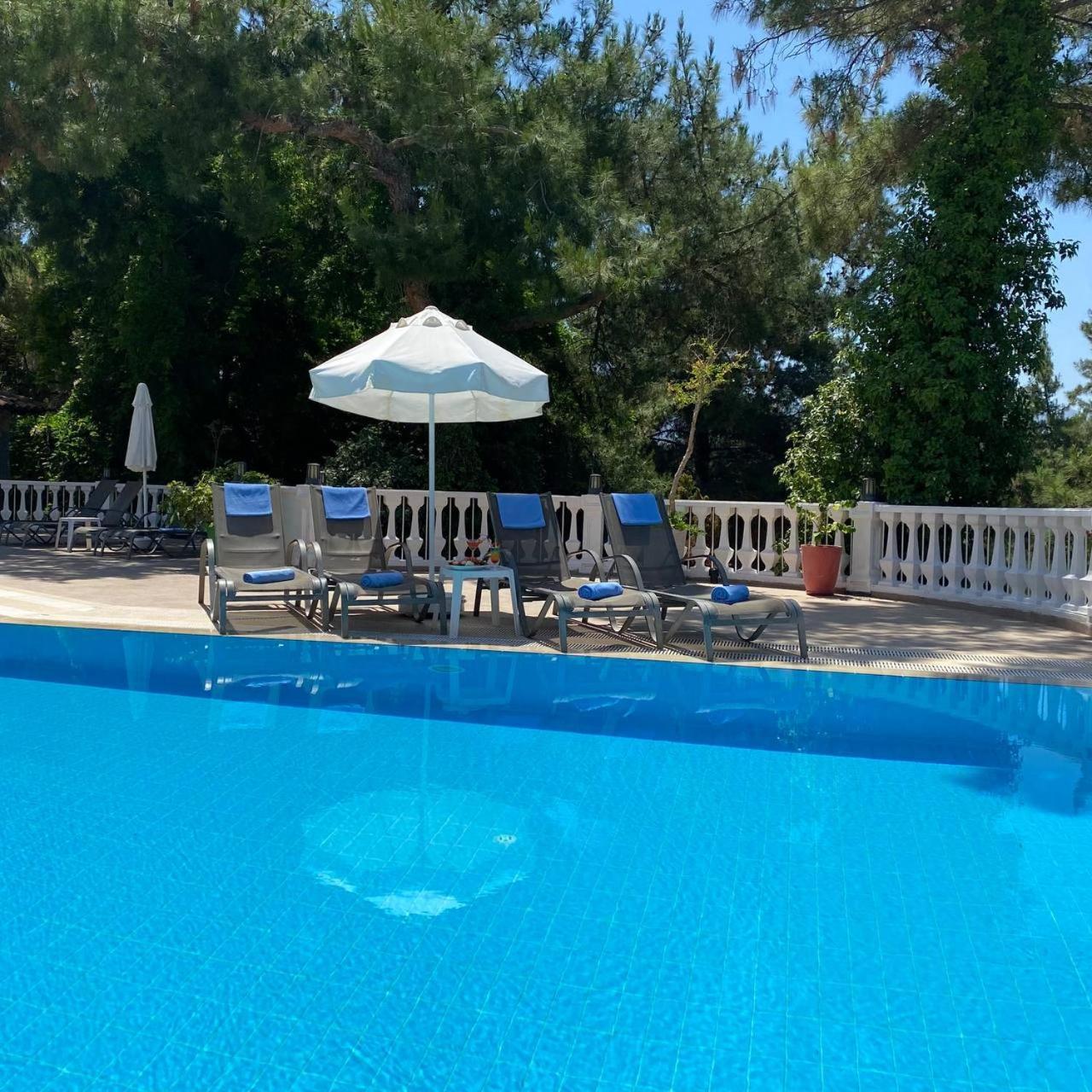 Pine Club Apart Hotel Kusadasi Exterior photo
