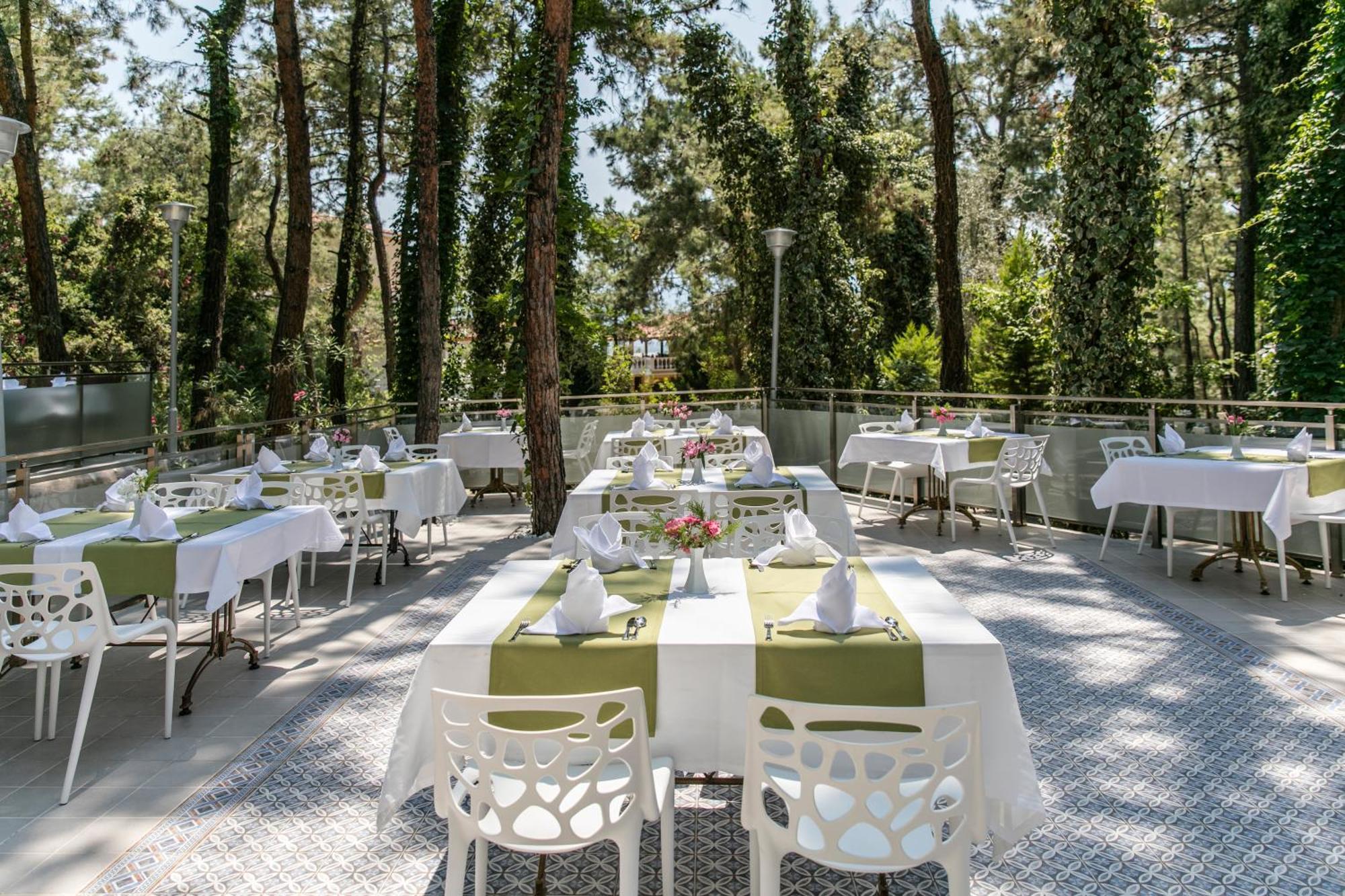 Pine Club Apart Hotel Kusadasi Exterior photo